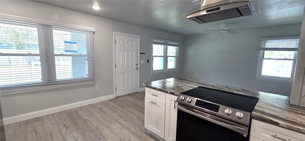 Activo con contrato: $262,500 (4 camas, 2 baños, 1500 Pies cuadrados)