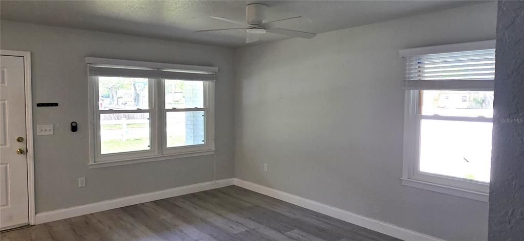Activo con contrato: $262,500 (4 camas, 2 baños, 1500 Pies cuadrados)