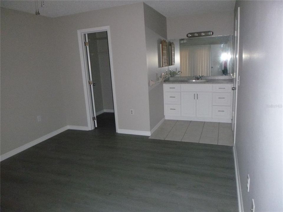 For Rent: $1,700 (2 beds, 1 baths, 1062 Square Feet)