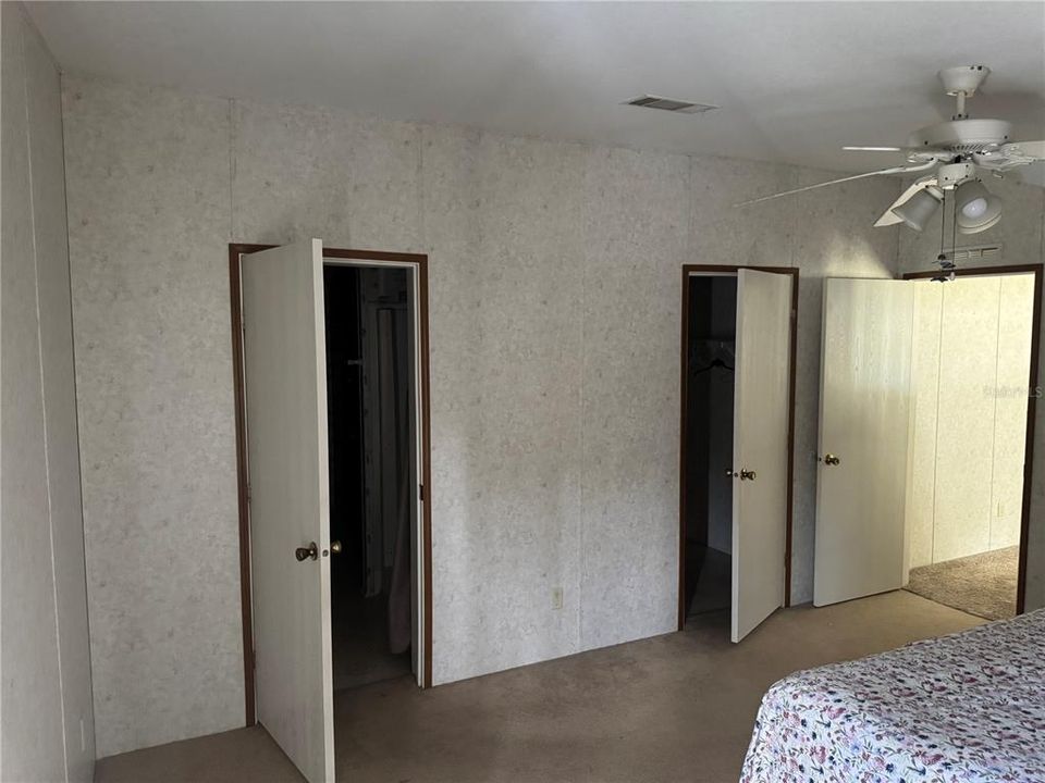 For Sale: $200,000 (3 beds, 2 baths, 1296 Square Feet)