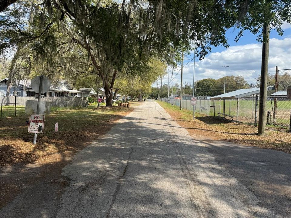 For Sale: $200,000 (3 beds, 2 baths, 1296 Square Feet)