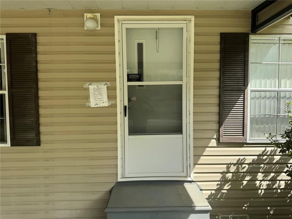 For Sale: $200,000 (3 beds, 2 baths, 1296 Square Feet)