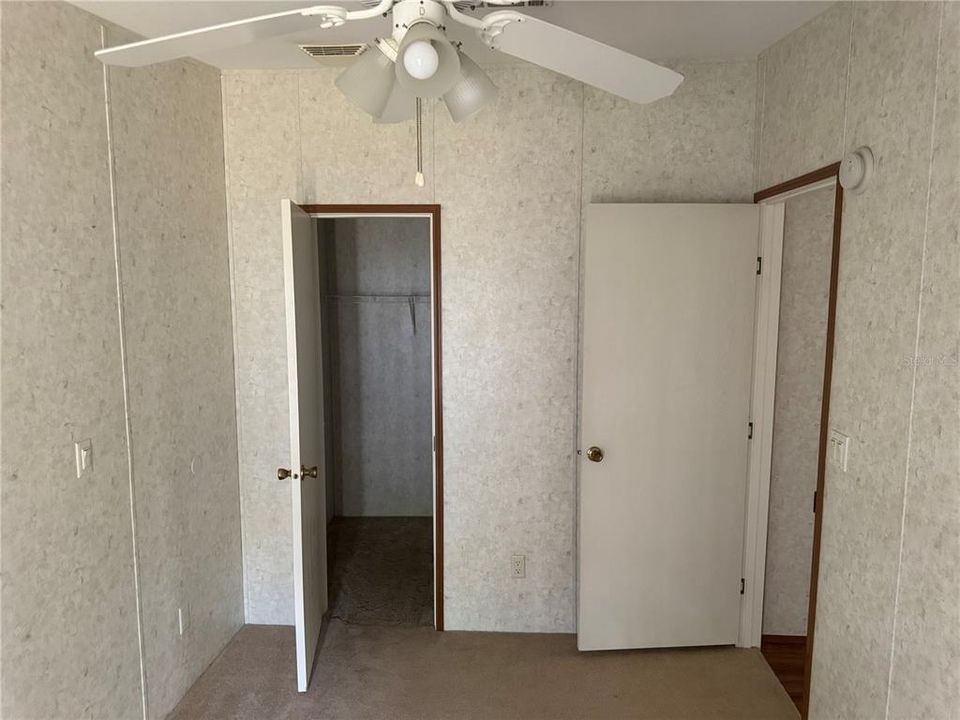 For Sale: $200,000 (3 beds, 2 baths, 1296 Square Feet)