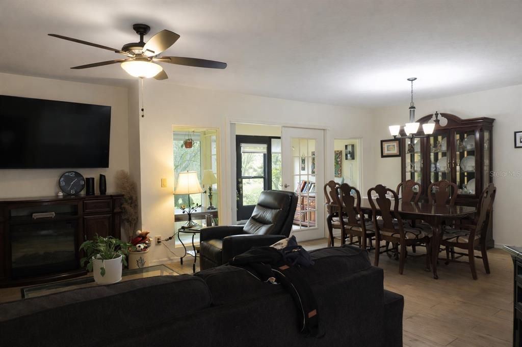 En Venta: $219,500 (2 camas, 2 baños, 1288 Pies cuadrados)