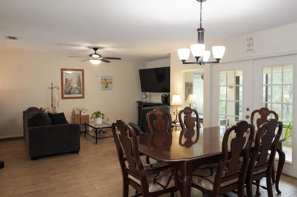 En Venta: $219,500 (2 camas, 2 baños, 1288 Pies cuadrados)