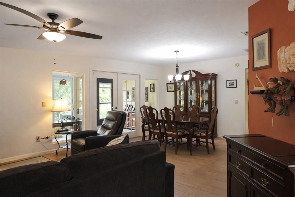 En Venta: $219,500 (2 camas, 2 baños, 1288 Pies cuadrados)