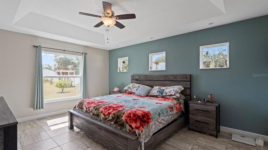En Venta: $899,000 (4 camas, 3 baños, 2617 Pies cuadrados)