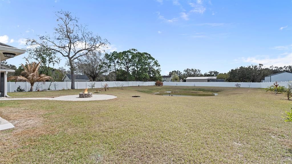 En Venta: $899,000 (4 camas, 3 baños, 2617 Pies cuadrados)