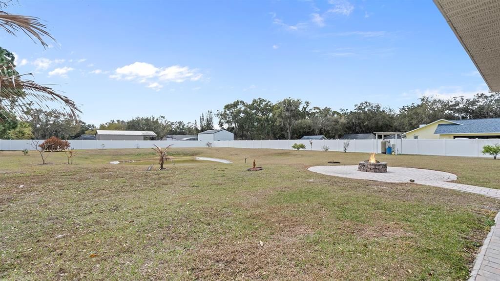 En Venta: $899,000 (4 camas, 3 baños, 2617 Pies cuadrados)