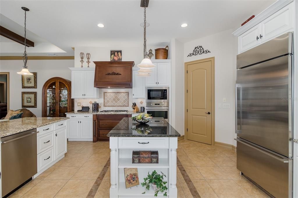 For Sale: $1,395,000 (4 beds, 4 baths, 4173 Square Feet)