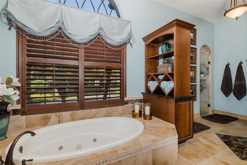 For Sale: $1,395,000 (4 beds, 4 baths, 4173 Square Feet)
