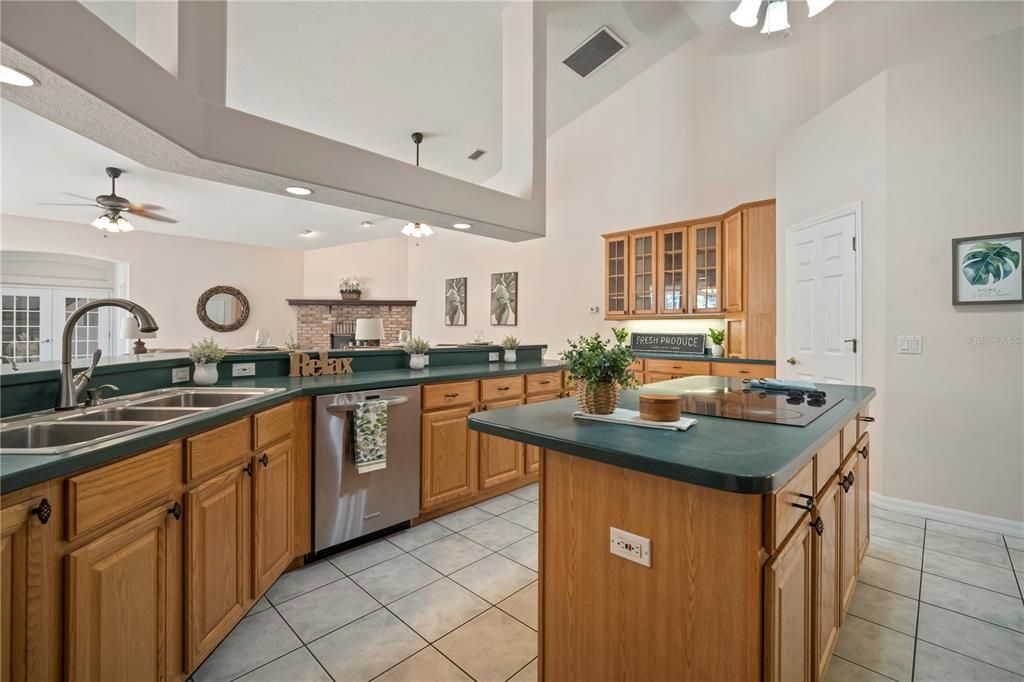 For Sale: $1,590,000 (7 beds, 5 baths, 5250 Square Feet)