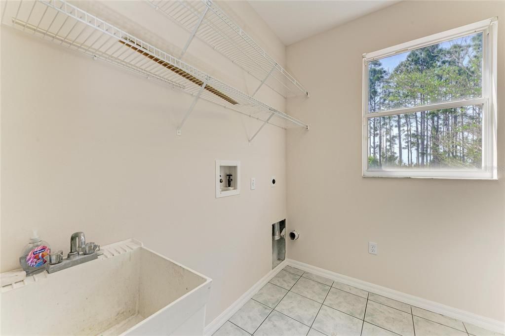 For Sale: $1,590,000 (7 beds, 5 baths, 5250 Square Feet)