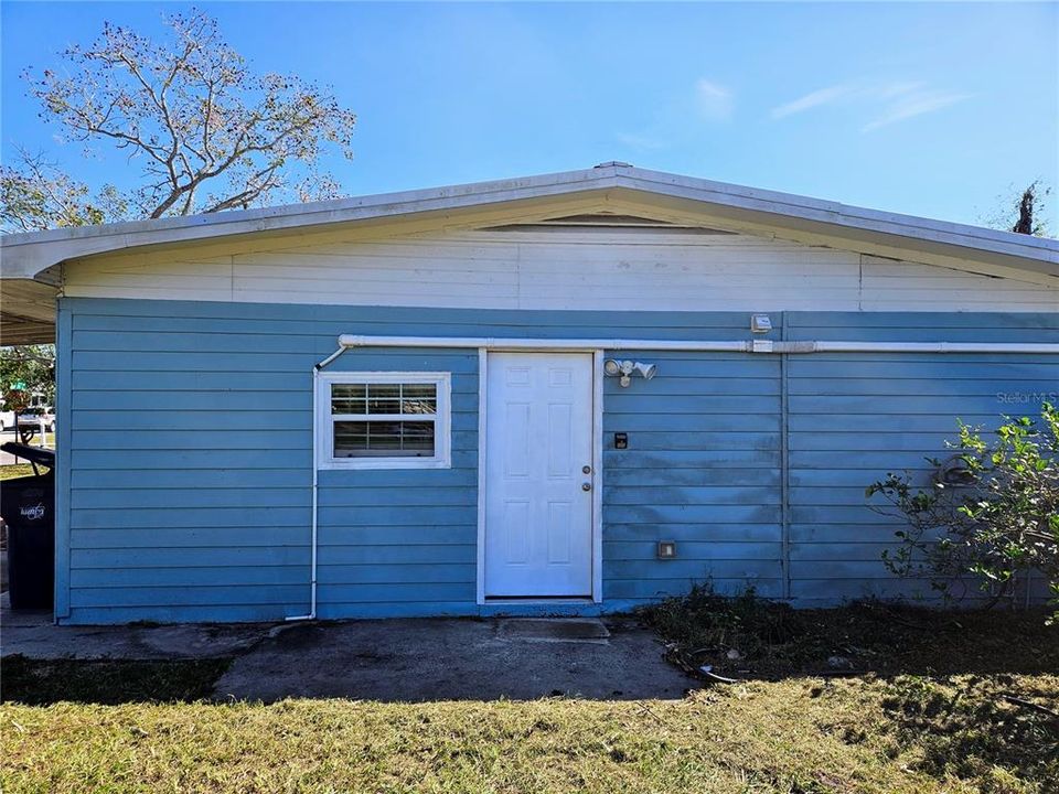 Active With Contract: $1,200 (1 beds, 1 baths, 510 Square Feet)
