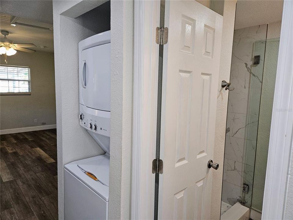 Active With Contract: $1,200 (1 beds, 1 baths, 510 Square Feet)