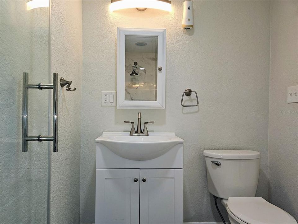 Active With Contract: $1,200 (1 beds, 1 baths, 510 Square Feet)