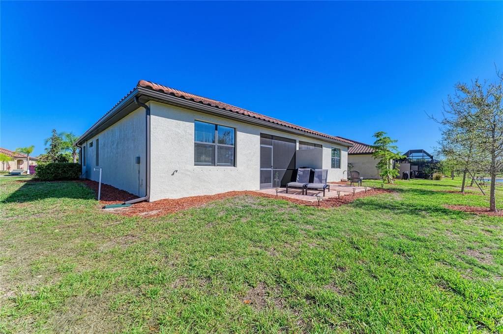 Под контрактом: $340,000 (2 спален, 2 ванн, 1568 Квадратных фут)