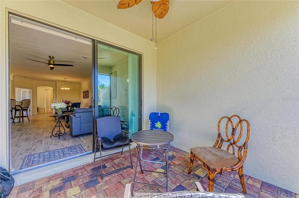 Под контрактом: $340,000 (2 спален, 2 ванн, 1568 Квадратных фут)