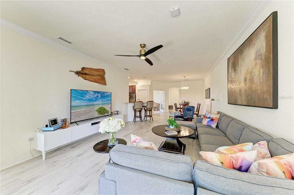 Под контрактом: $340,000 (2 спален, 2 ванн, 1568 Квадратных фут)