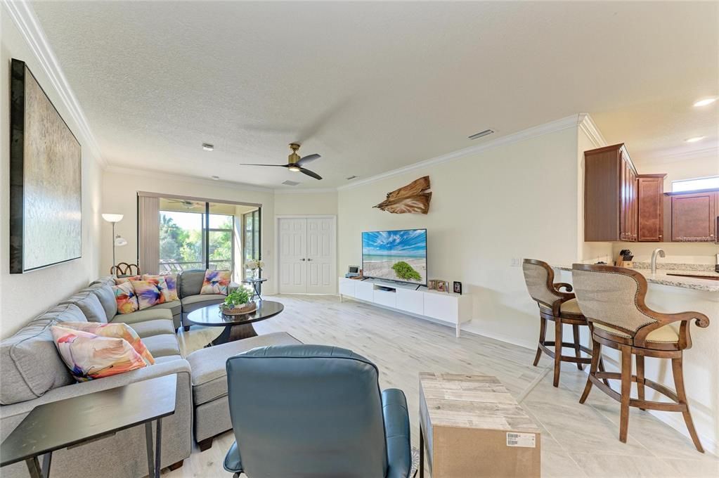 Под контрактом: $340,000 (2 спален, 2 ванн, 1568 Квадратных фут)