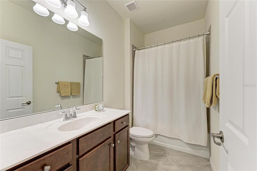 Под контрактом: $340,000 (2 спален, 2 ванн, 1568 Квадратных фут)