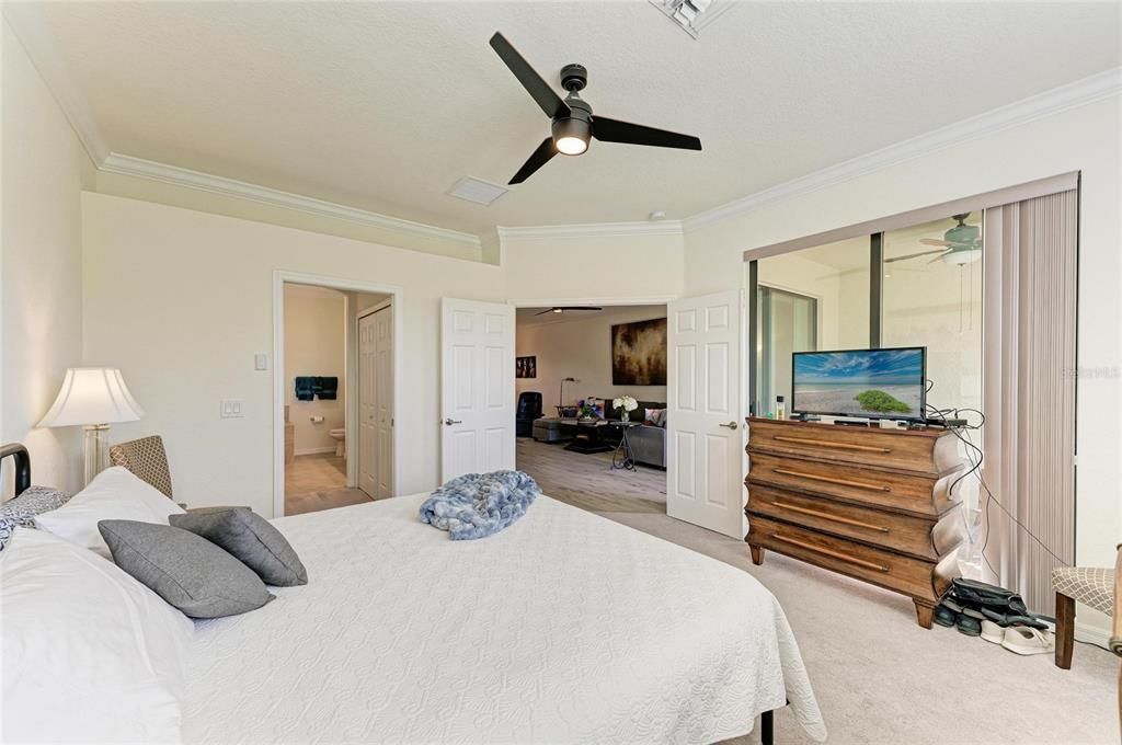 Под контрактом: $340,000 (2 спален, 2 ванн, 1568 Квадратных фут)