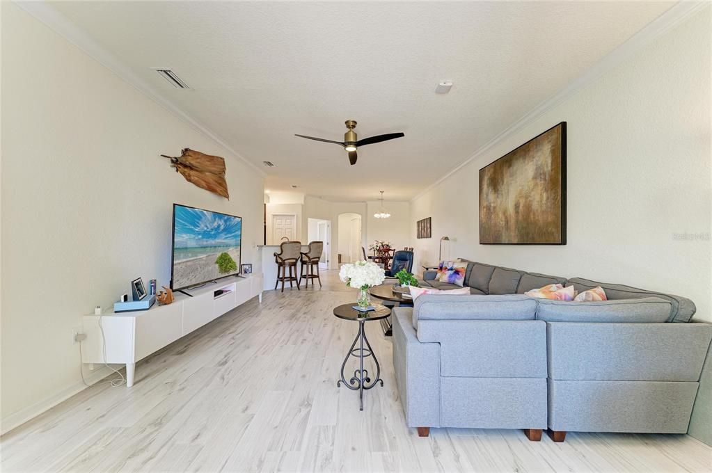 Под контрактом: $340,000 (2 спален, 2 ванн, 1568 Квадратных фут)