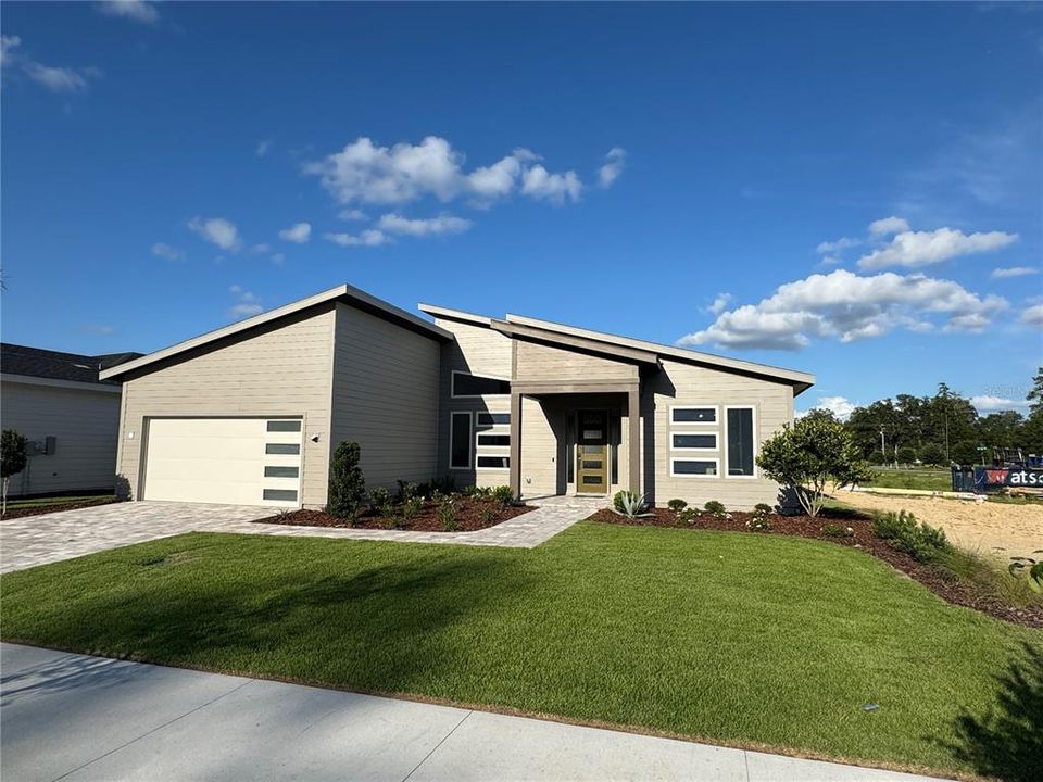 Active With Contract: $585,000 (3 beds, 2 baths, 1978 Square Feet)