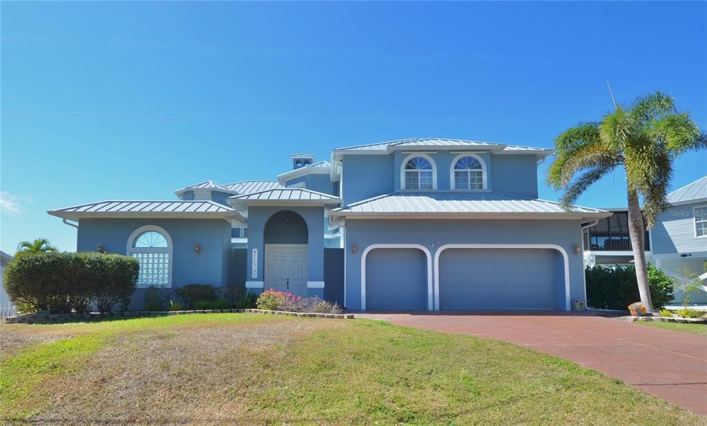For Sale: $2,390,000 (4 beds, 3 baths, 3850 Square Feet)