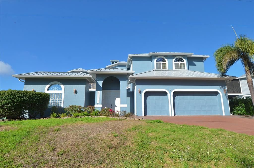 For Sale: $2,390,000 (4 beds, 3 baths, 3850 Square Feet)