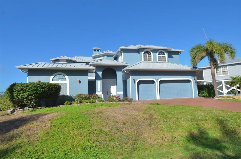 For Sale: $2,390,000 (4 beds, 3 baths, 3850 Square Feet)