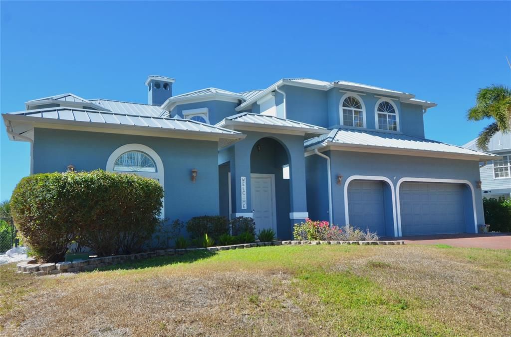 For Sale: $2,390,000 (4 beds, 3 baths, 3850 Square Feet)