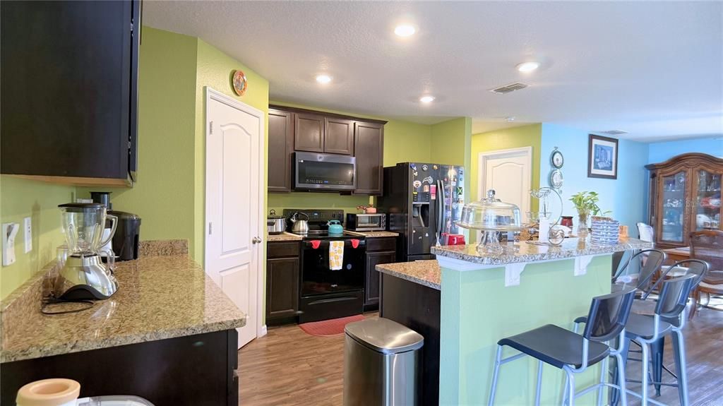 For Rent: $2,100 (3 beds, 2 baths, 1483 Square Feet)