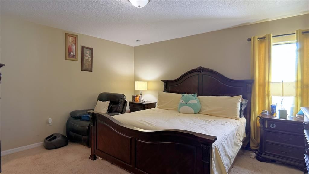 For Rent: $2,100 (3 beds, 2 baths, 1483 Square Feet)