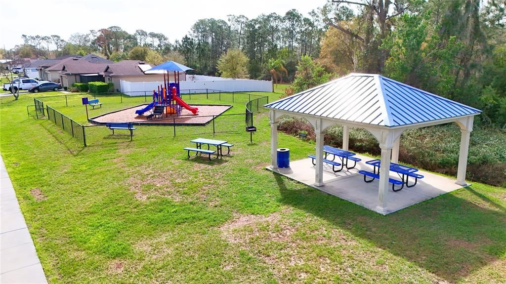 For Rent: $2,100 (3 beds, 2 baths, 1483 Square Feet)