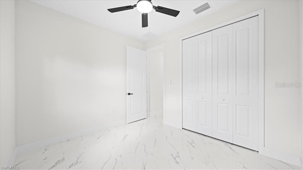 Activo con contrato: $289,900 (3 camas, 2 baños, 1308 Pies cuadrados)