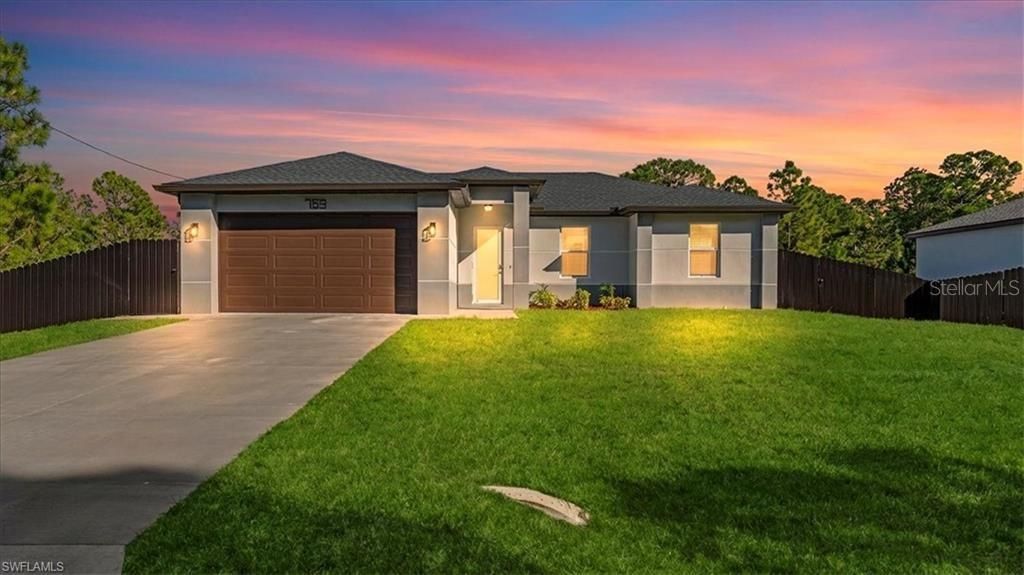 Activo con contrato: $289,900 (3 camas, 2 baños, 1308 Pies cuadrados)