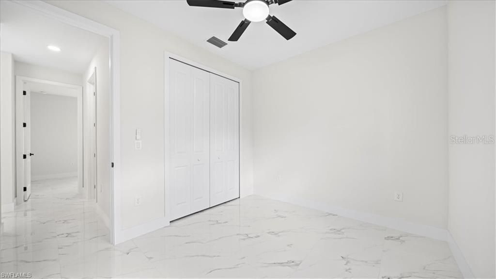 Activo con contrato: $289,900 (3 camas, 2 baños, 1308 Pies cuadrados)