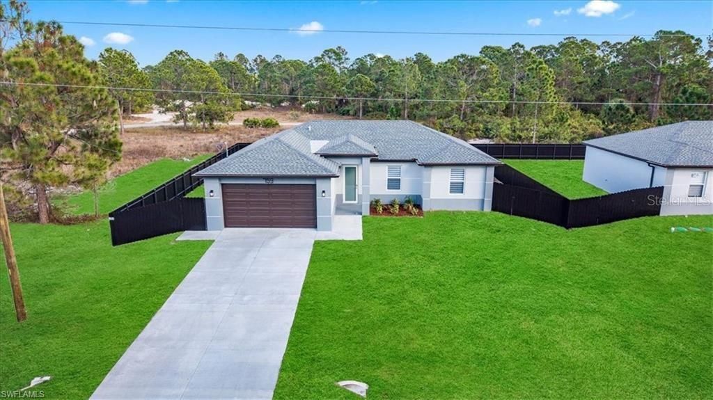 Activo con contrato: $289,900 (3 camas, 2 baños, 1308 Pies cuadrados)