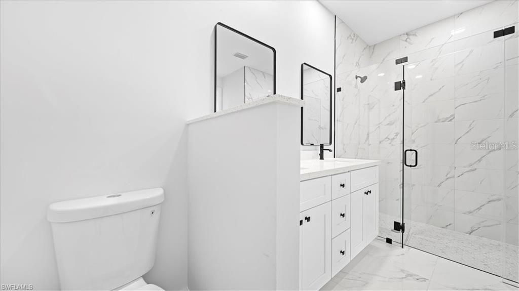 Activo con contrato: $289,900 (3 camas, 2 baños, 1308 Pies cuadrados)