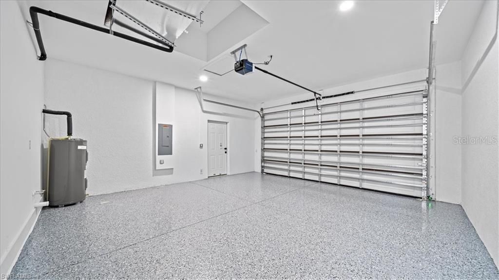Activo con contrato: $289,900 (3 camas, 2 baños, 1308 Pies cuadrados)