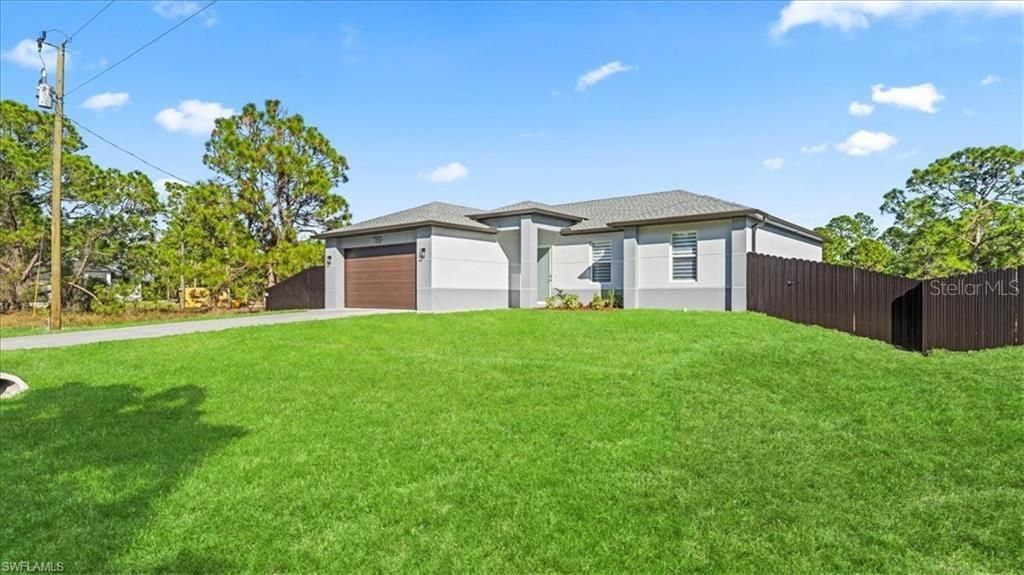 Activo con contrato: $289,900 (3 camas, 2 baños, 1308 Pies cuadrados)