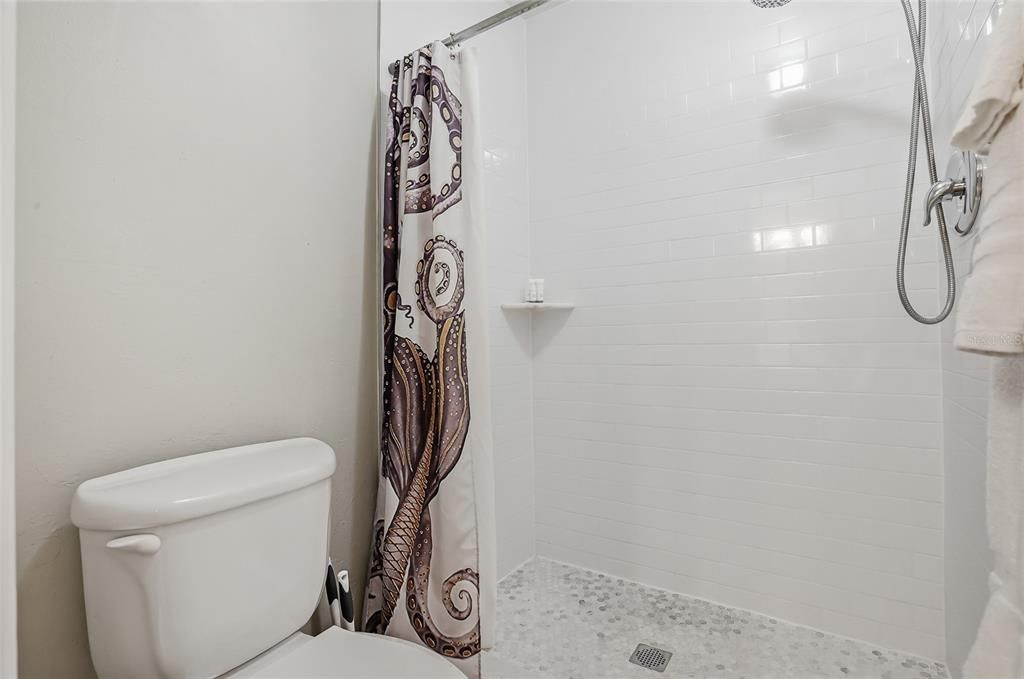 Active With Contract: $290,000 (2 beds, 2 baths, 1480 Square Feet)