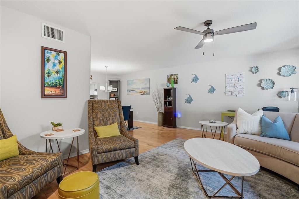 Active With Contract: $290,000 (2 beds, 2 baths, 1480 Square Feet)
