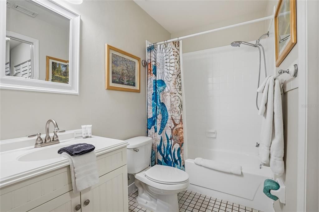 Active With Contract: $290,000 (2 beds, 2 baths, 1480 Square Feet)
