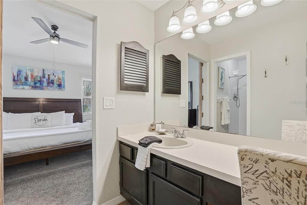 Active With Contract: $290,000 (2 beds, 2 baths, 1480 Square Feet)