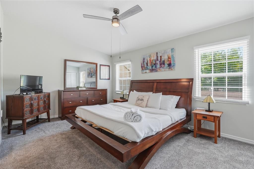 Active With Contract: $290,000 (2 beds, 2 baths, 1480 Square Feet)