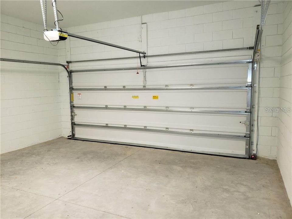 Activo con contrato: $2,600 (3 camas, 2 baños, 1804 Pies cuadrados)