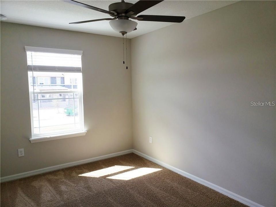 Activo con contrato: $2,600 (3 camas, 2 baños, 1804 Pies cuadrados)