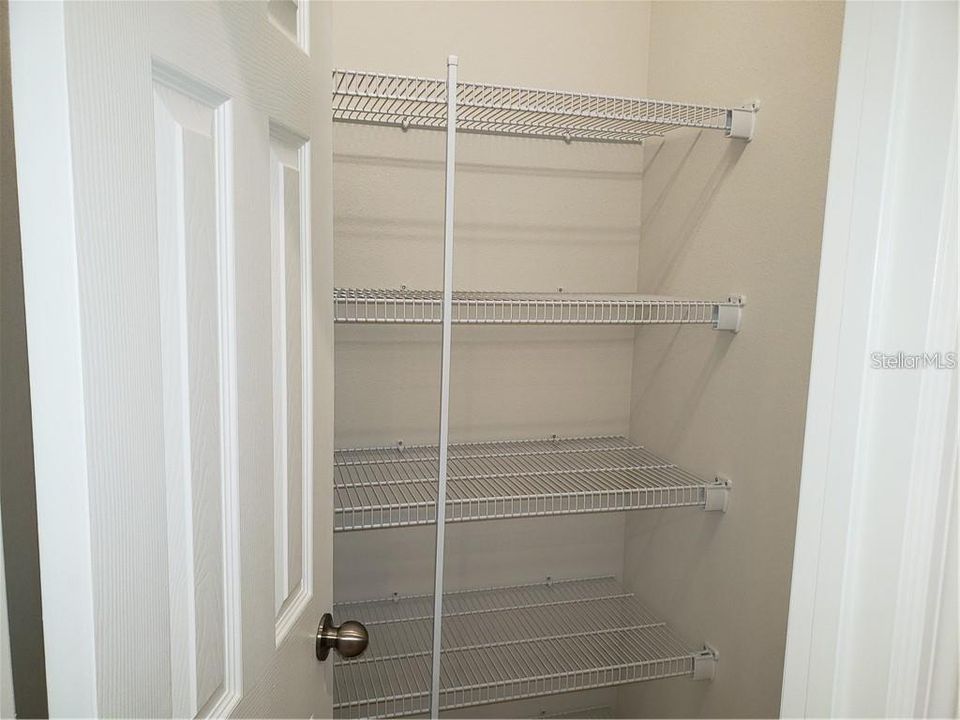 Activo con contrato: $2,600 (3 camas, 2 baños, 1804 Pies cuadrados)
